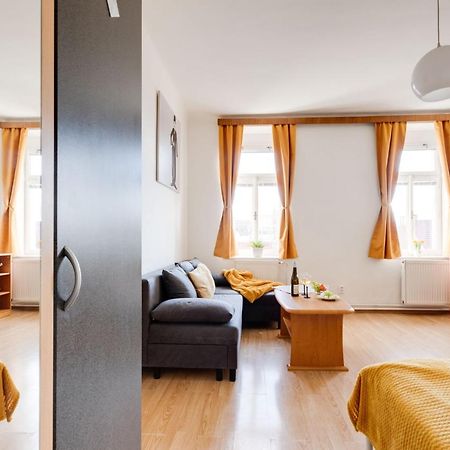 Sunshine Apartment Near The City Center Прага Экстерьер фото