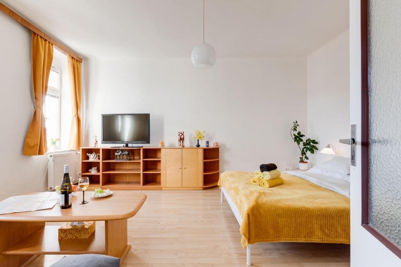 Sunshine Apartment Near The City Center Прага Экстерьер фото