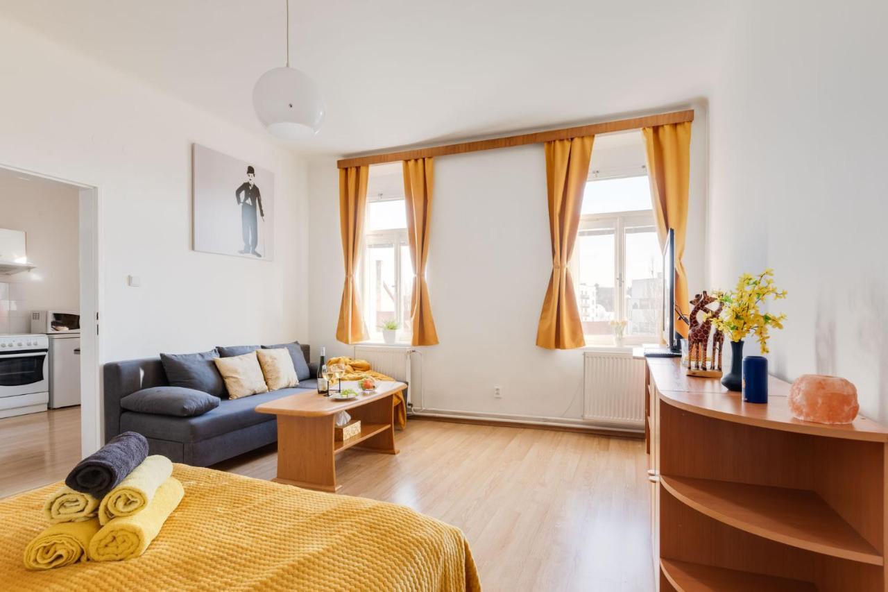 Sunshine Apartment Near The City Center Прага Экстерьер фото