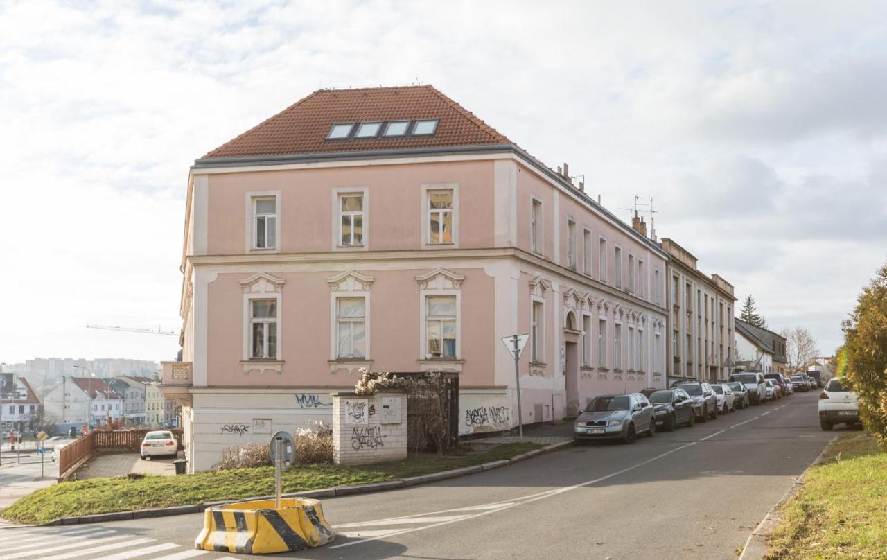 Sunshine Apartment Near The City Center Прага Экстерьер фото
