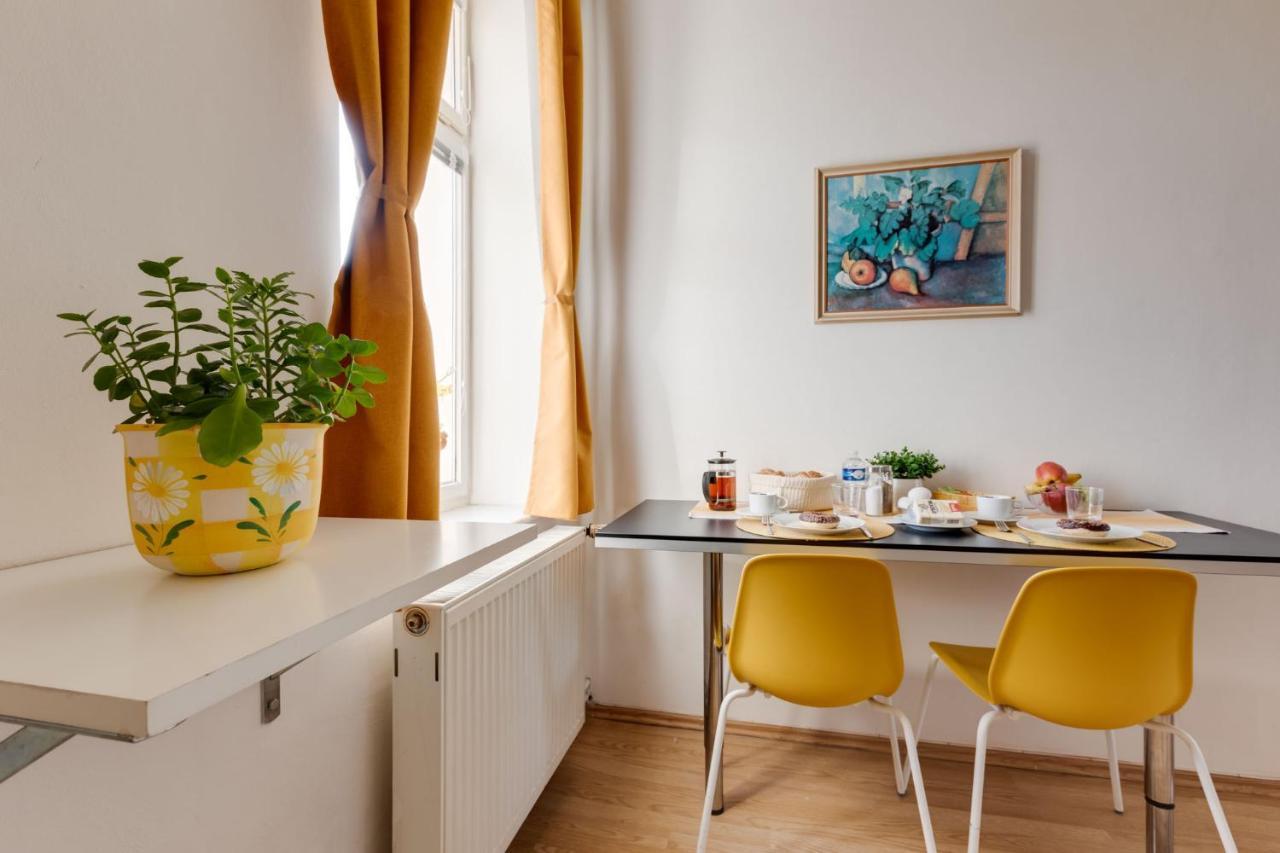 Sunshine Apartment Near The City Center Прага Экстерьер фото